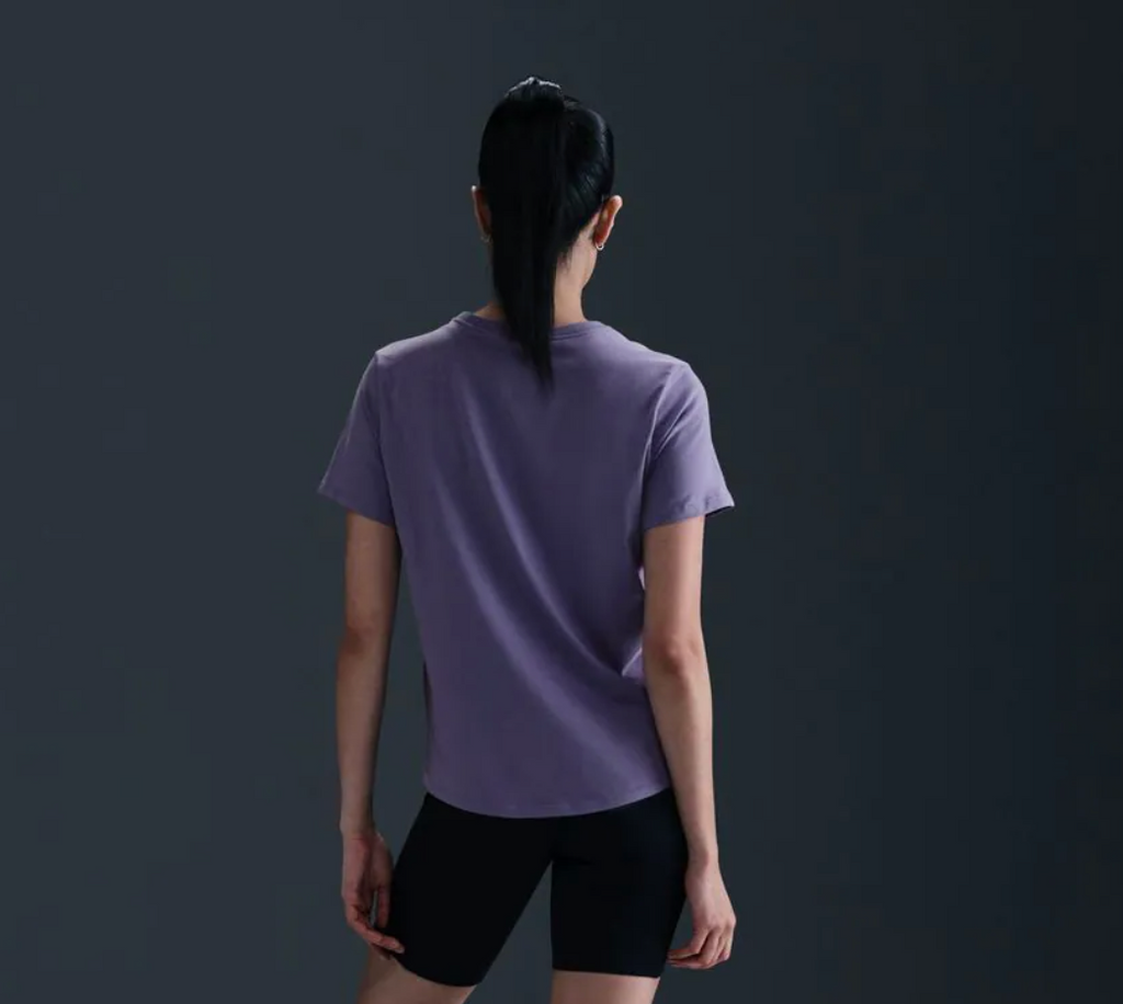 Nike Sportswear Club Essentials Tee