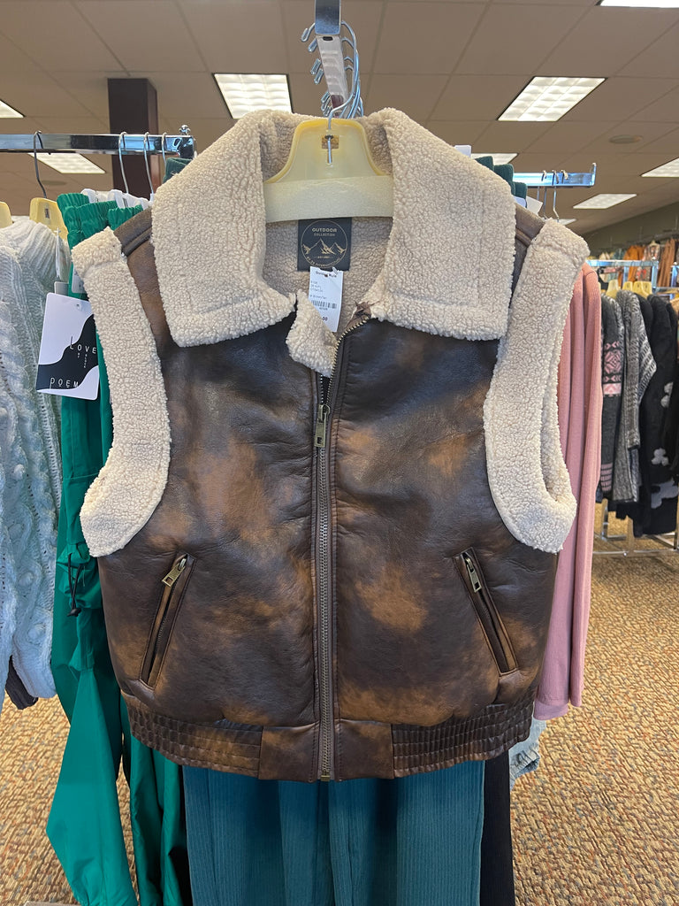 Sorrengail Leather Sherpa Vest