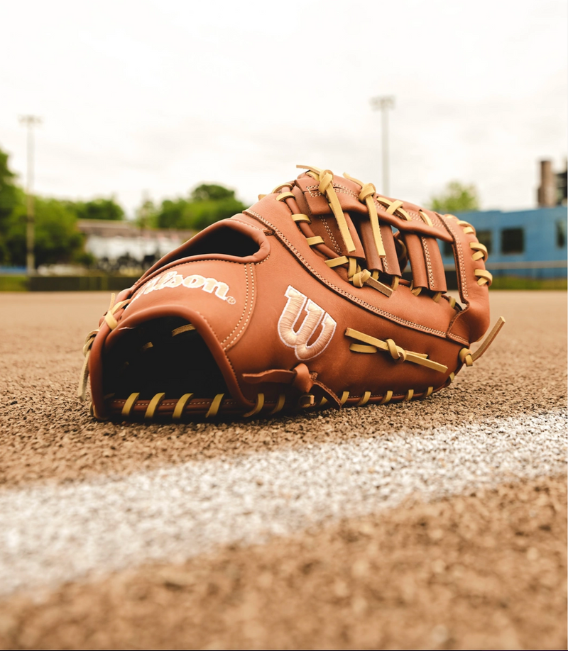 Wilson A1000 1620 First Base  12.5 Inch Mitt