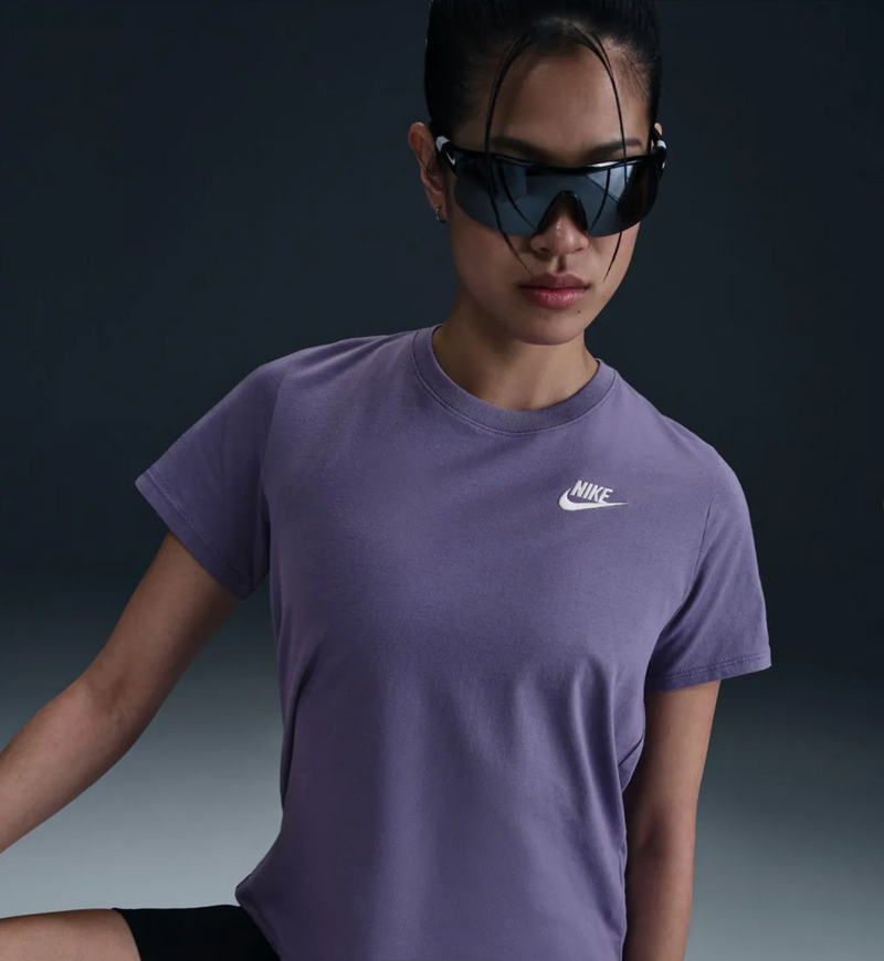 Nike Sportswear Club Essentials Tee