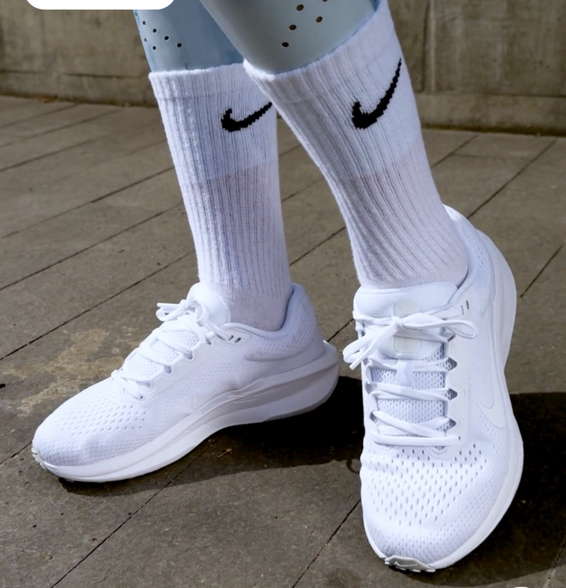 Nike Women's Air Winflo 11