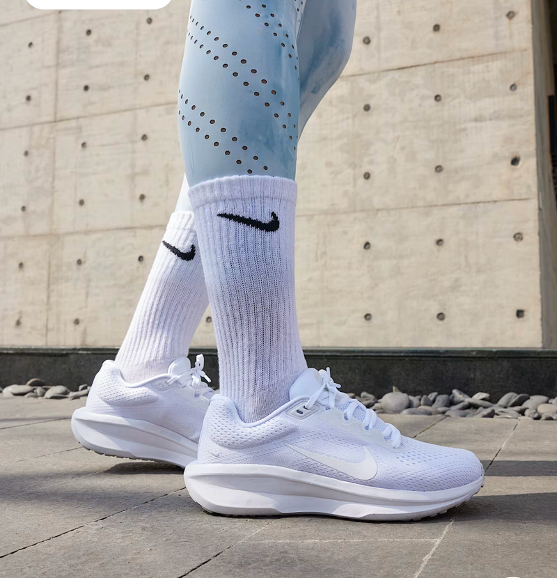 Nike Women's Air Winflo 11